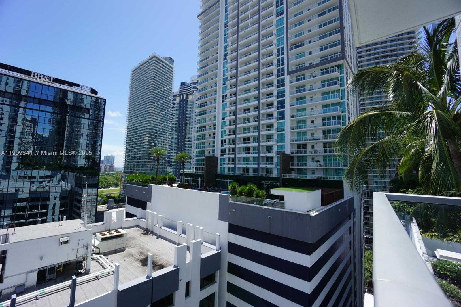 Small Image of 1060 BRICKELL AVE #1411, Miami Number 46