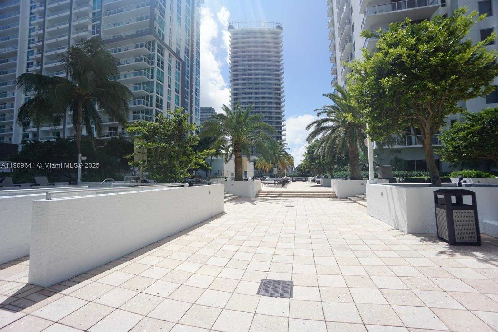 Small Image of 1060 BRICKELL AVE #1411, Miami Number 54