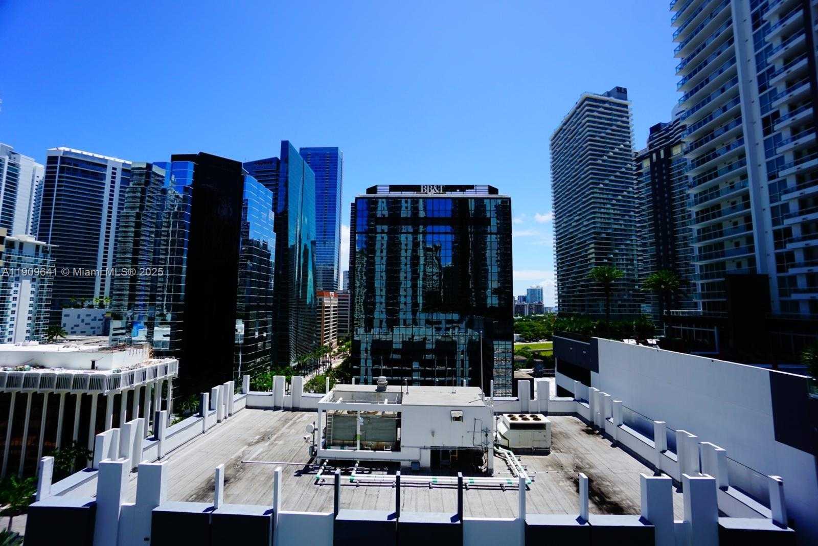 Small Image of 1060 BRICKELL AVE #1411, Miami Number 57