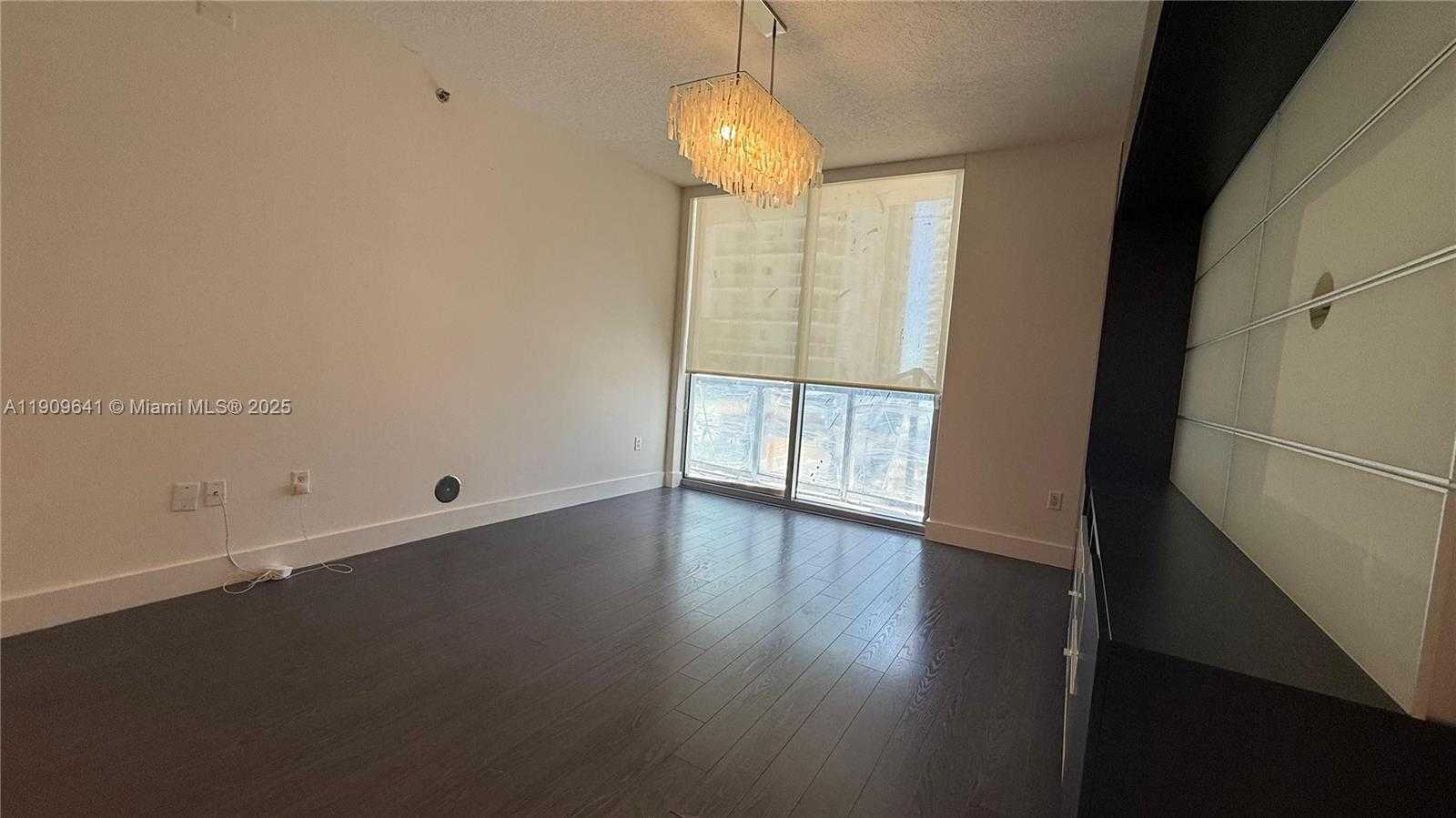 Small Image of 1060 BRICKELL AVE #1411, Miami Number 9