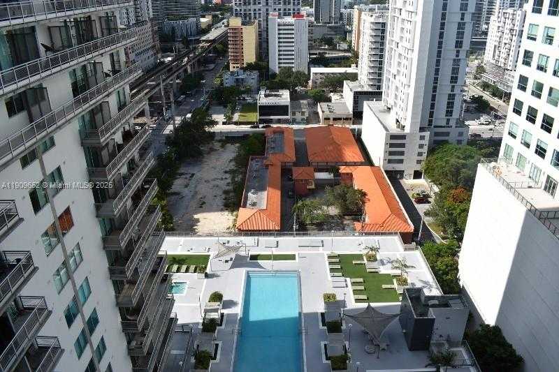 Small Image of 690 SOUTH WEST 1ST CT #2325, Miami Number 12