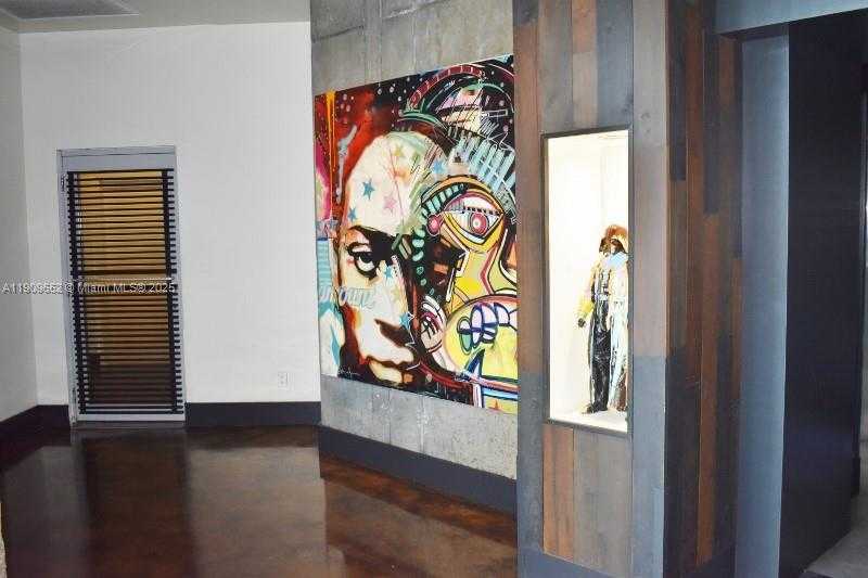 Small Image of 690 SOUTH WEST 1ST CT #2325, Miami Number 15