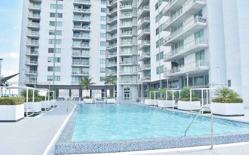 Small Image of 690 SOUTH WEST 1ST CT #2325, Miami Number 19