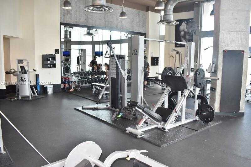 Small Image of 690 SOUTH WEST 1ST CT #2325, Miami Number 22