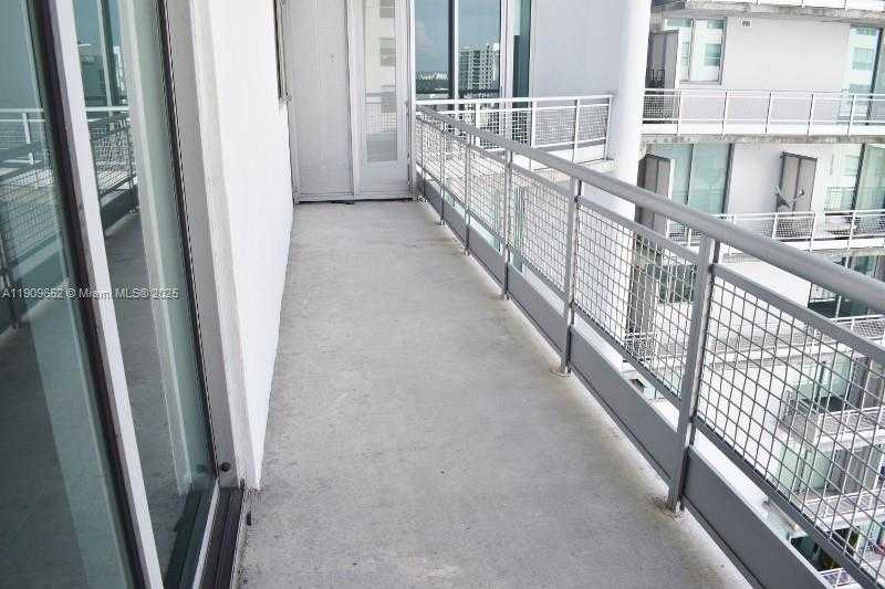 Small Image of 690 SOUTH WEST 1ST CT #2325, Miami Number 9