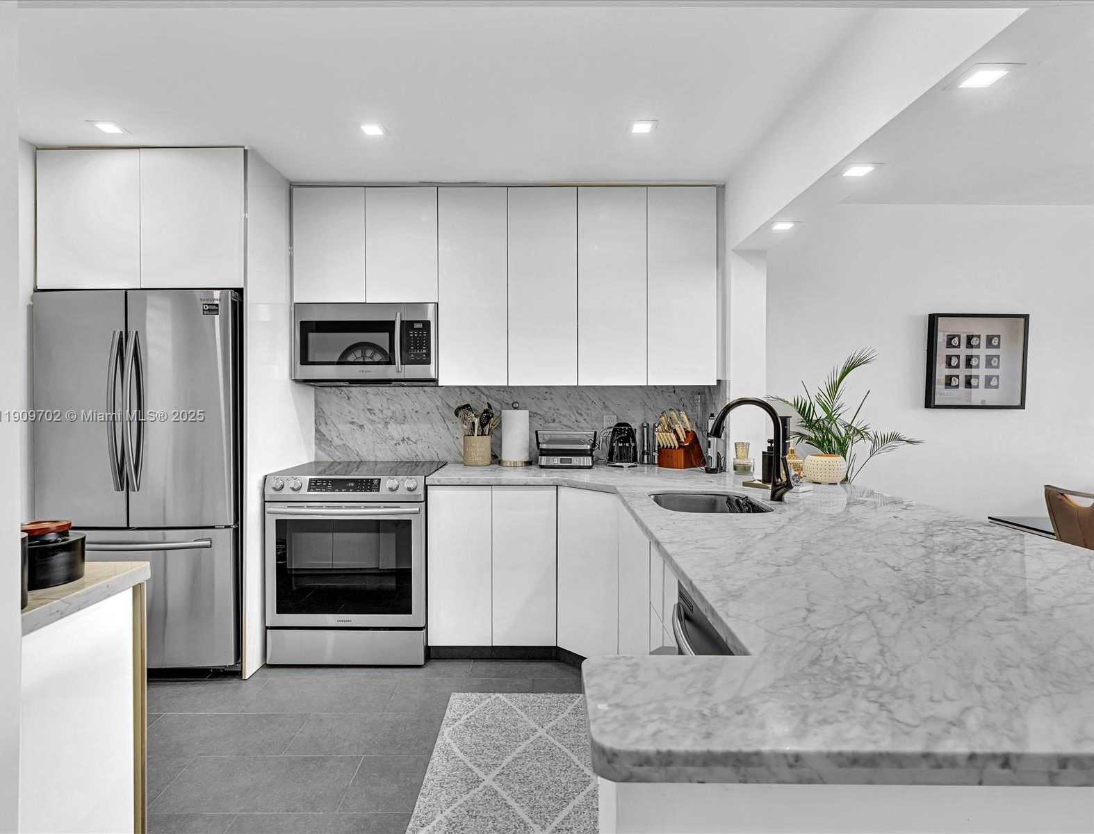 Small Image of 215 SOUTH EAST 3RD AVE #403C, Hallandale Beach Number 12