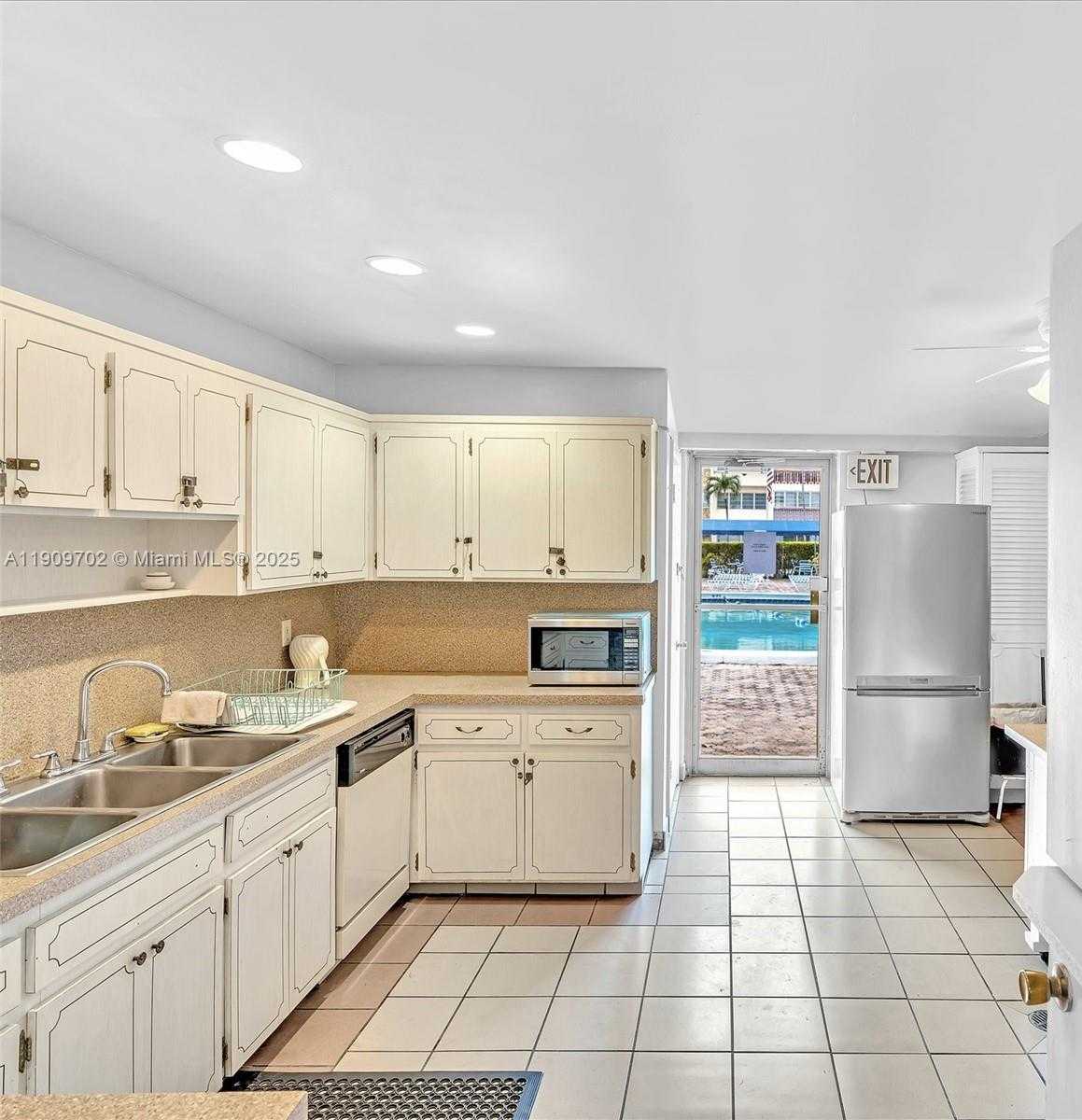 Small Image of 215 SOUTH EAST 3RD AVE #403C, Hallandale Beach Number 25