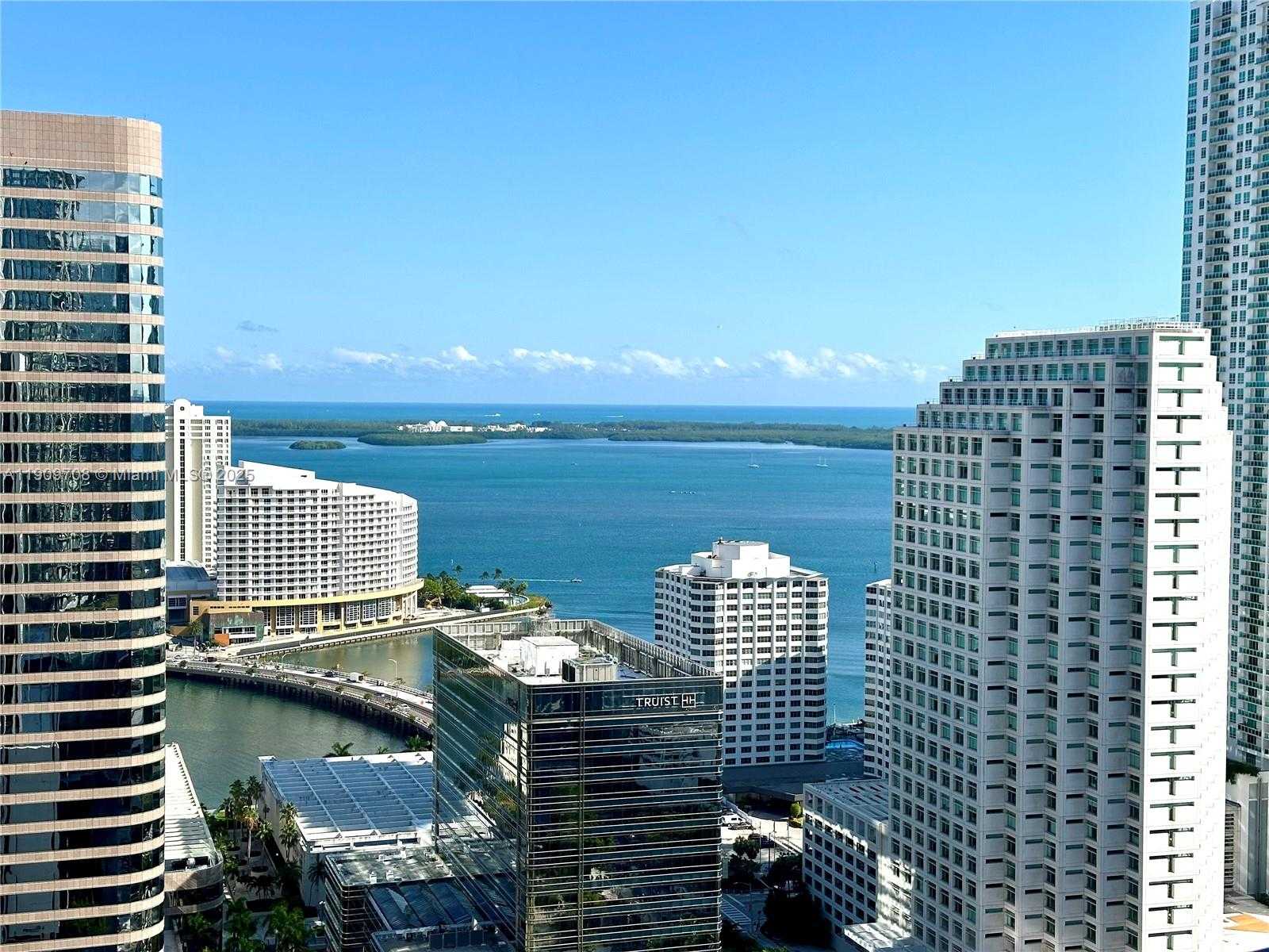 Small Image of 68 SOUTH EAST 6TH ST #2801, Miami Number 3