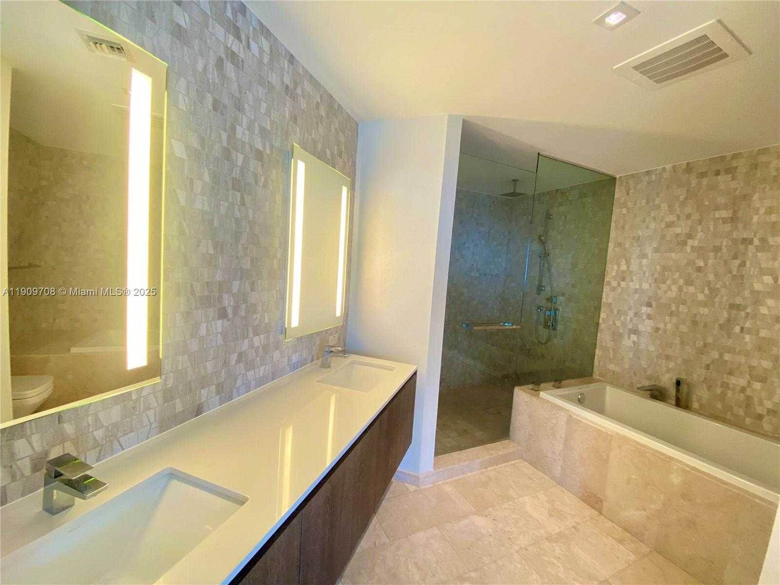 Small Image of 68 SOUTH EAST 6TH ST #2801, Miami Number 9