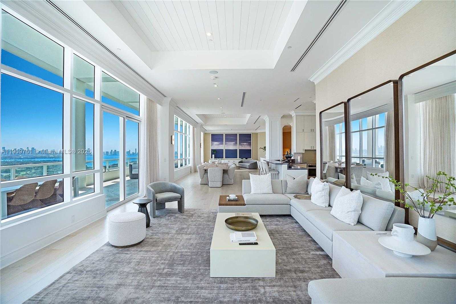 Small Image of 4401 COLLINS AVE #PH South, Miami Beach Number 13