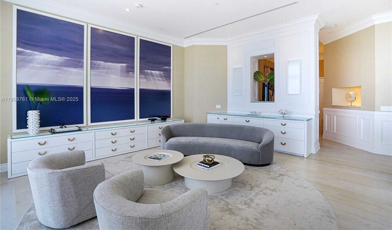 Small Image of 4401 COLLINS AVE #PH South, Miami Beach Number 18