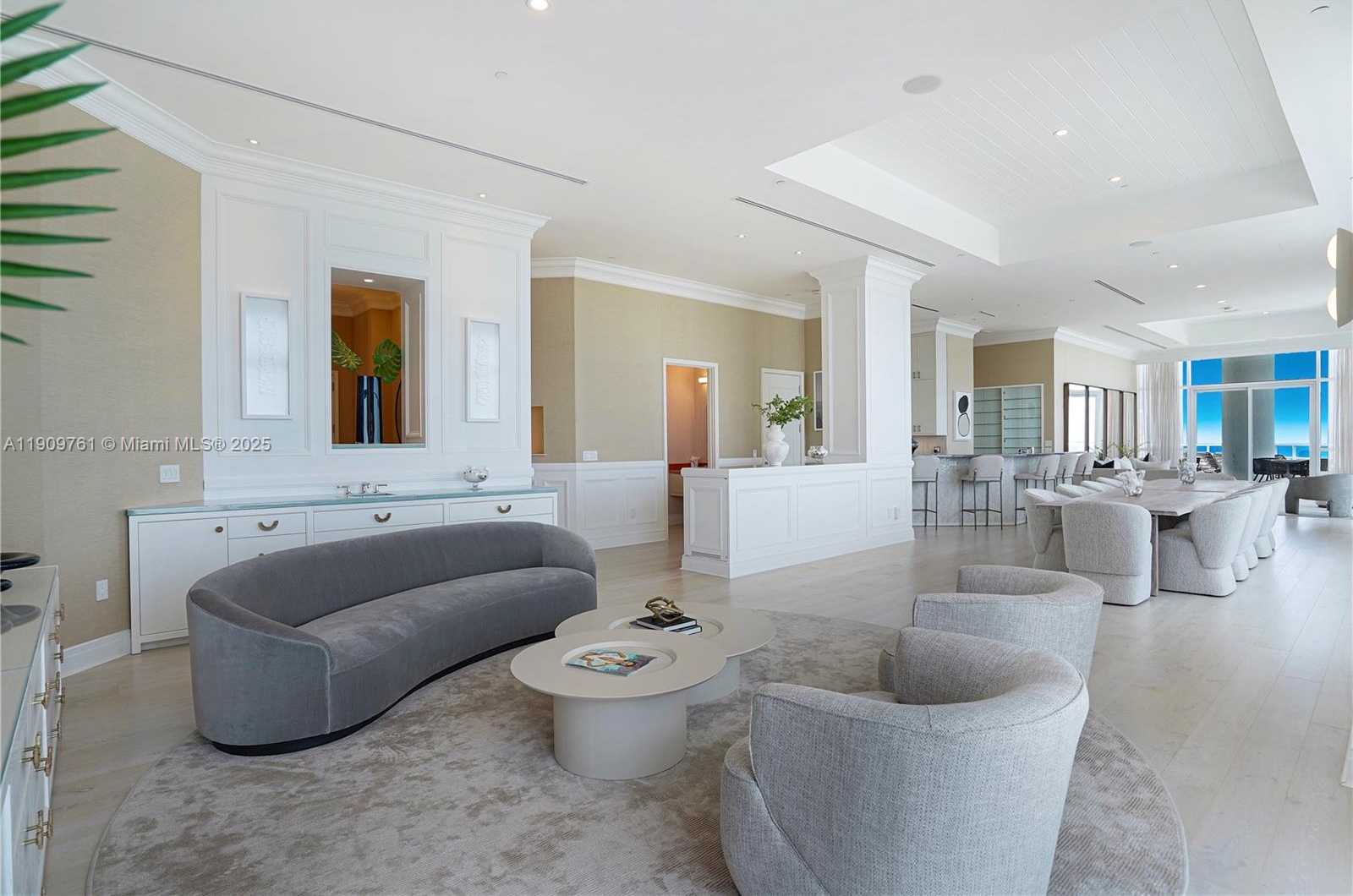 Small Image of 4401 COLLINS AVE #PH South, Miami Beach Number 20