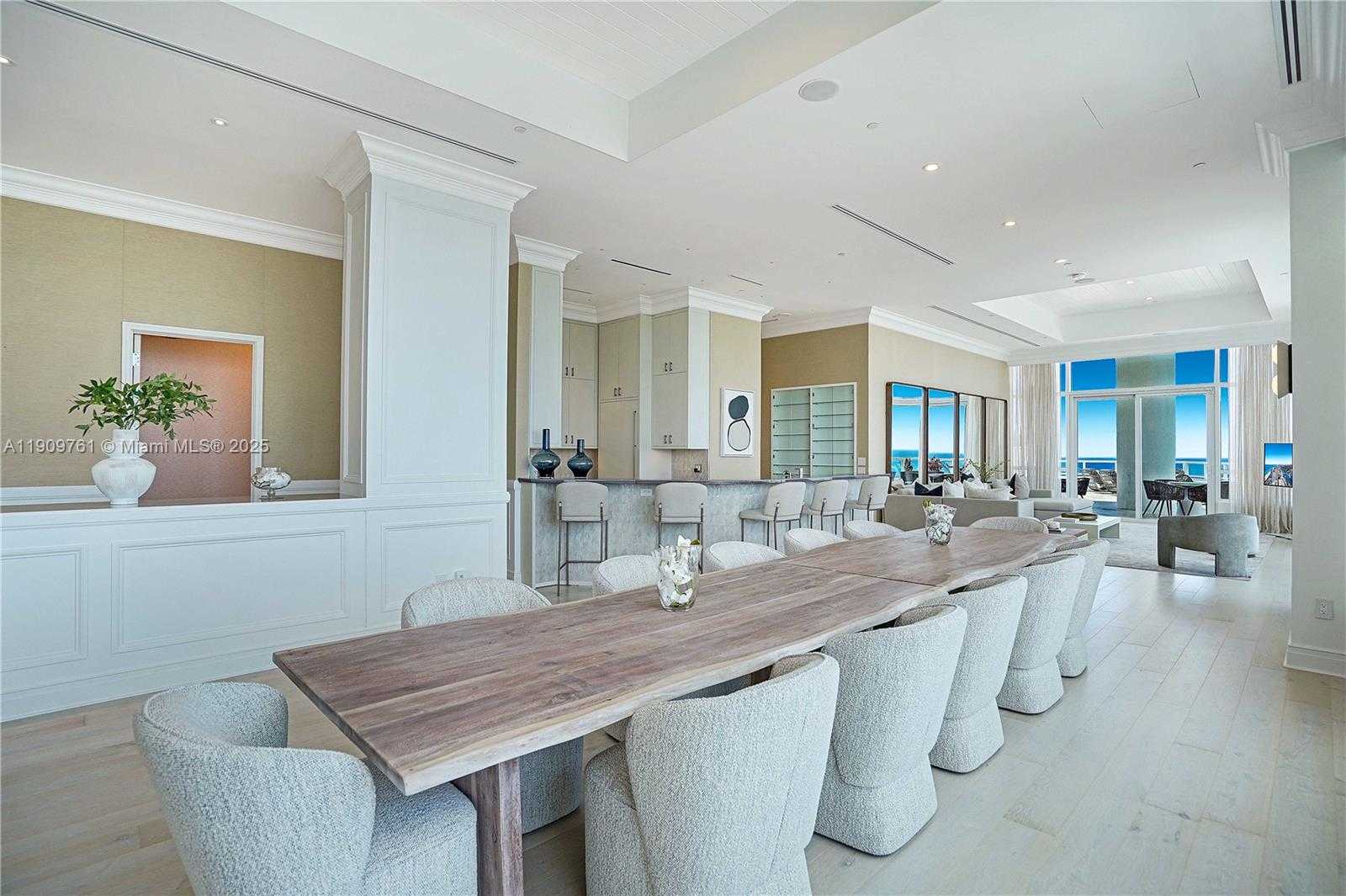 Small Image of 4401 COLLINS AVE #PH South, Miami Beach Number 25