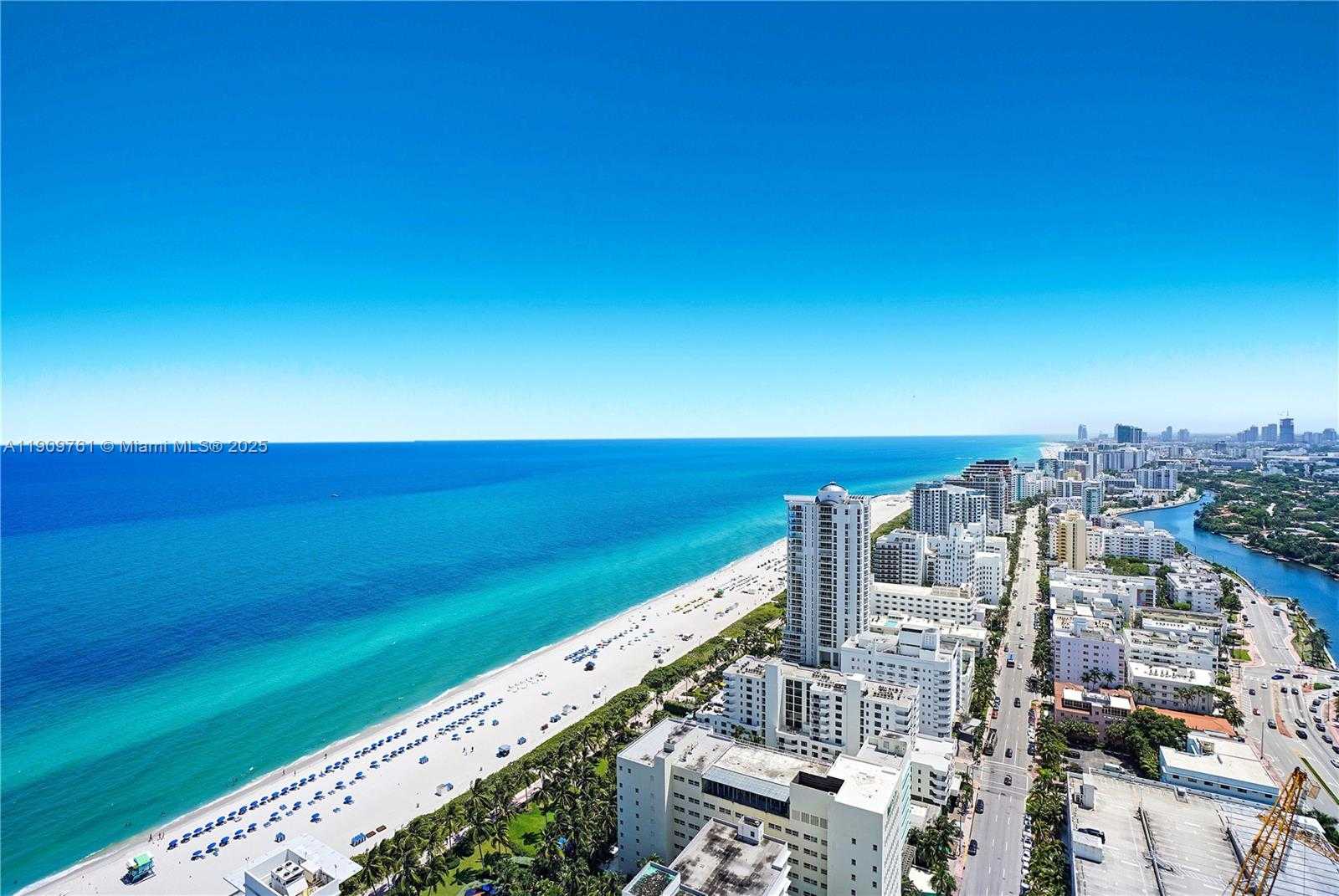 Small Image of 4401 COLLINS AVE #PH South, Miami Beach Number 3