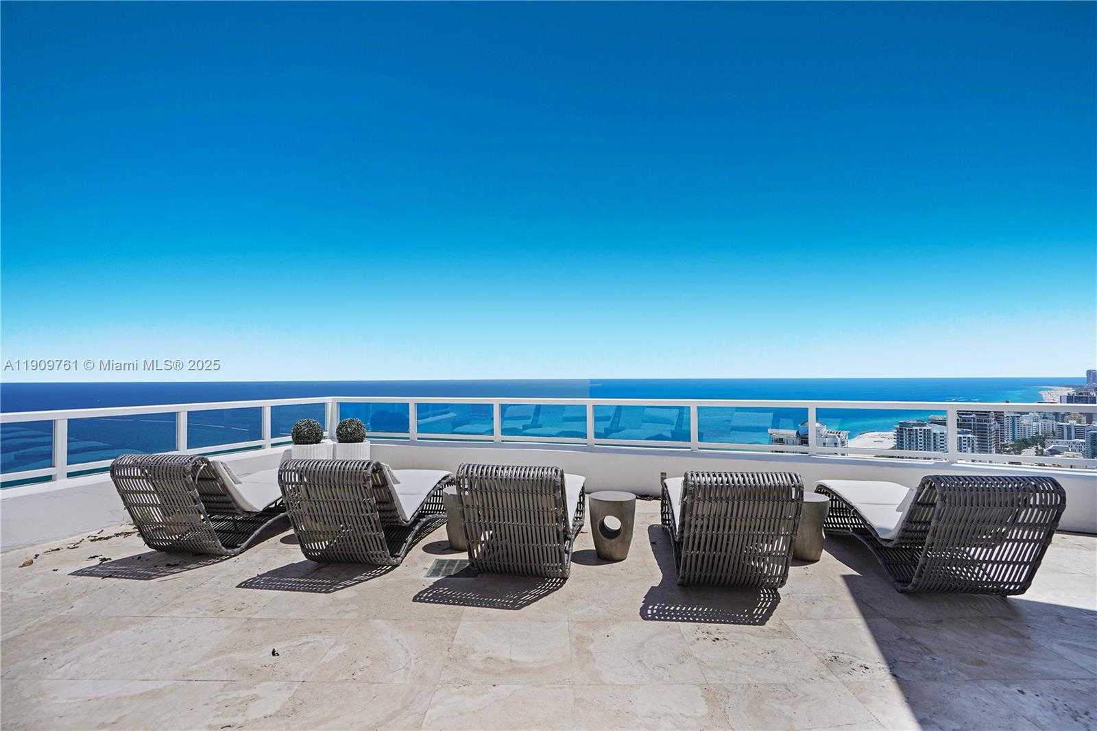 Small Image of 4401 COLLINS AVE #PH South, Miami Beach Number 39