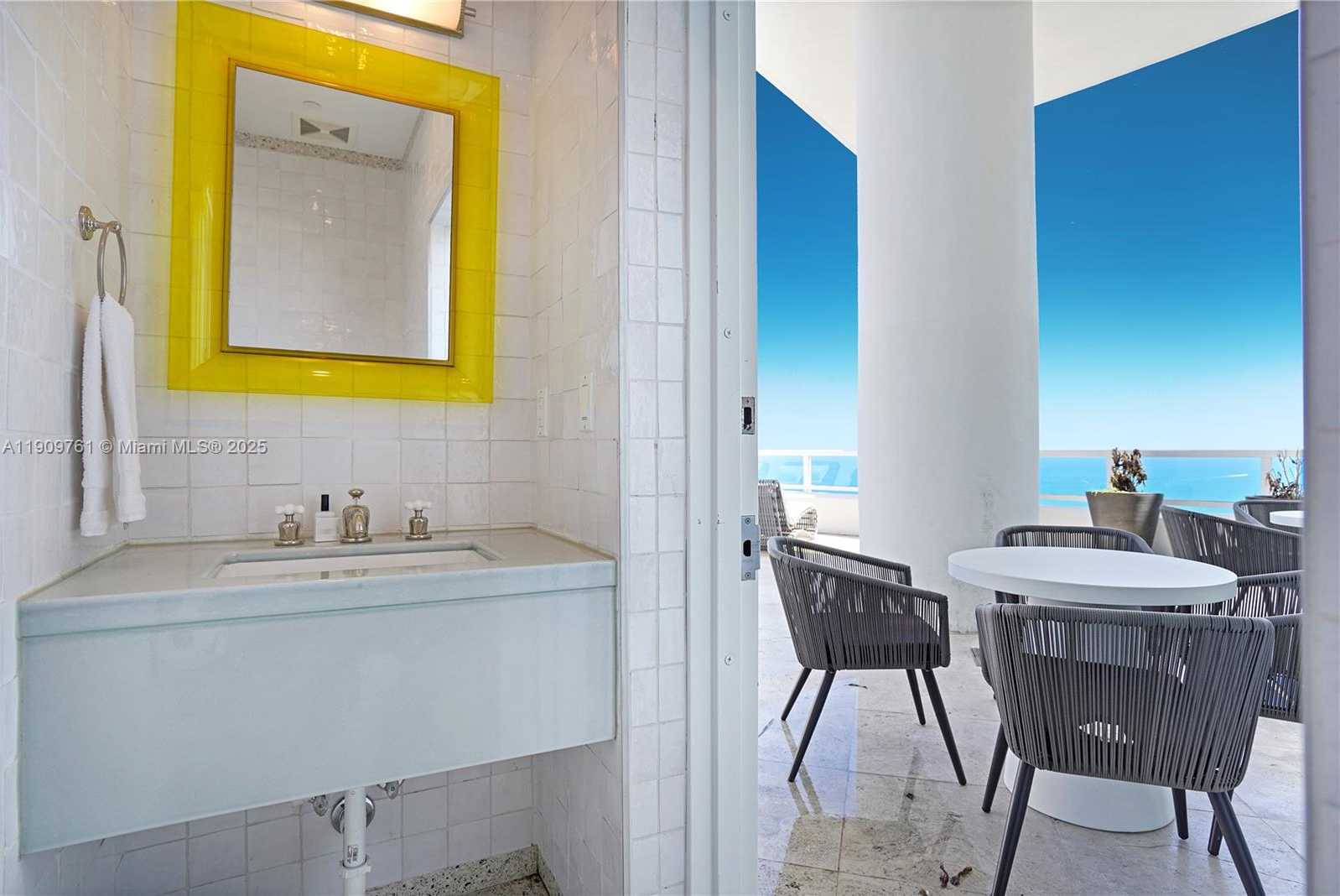 Small Image of 4401 COLLINS AVE #PH South, Miami Beach Number 45
