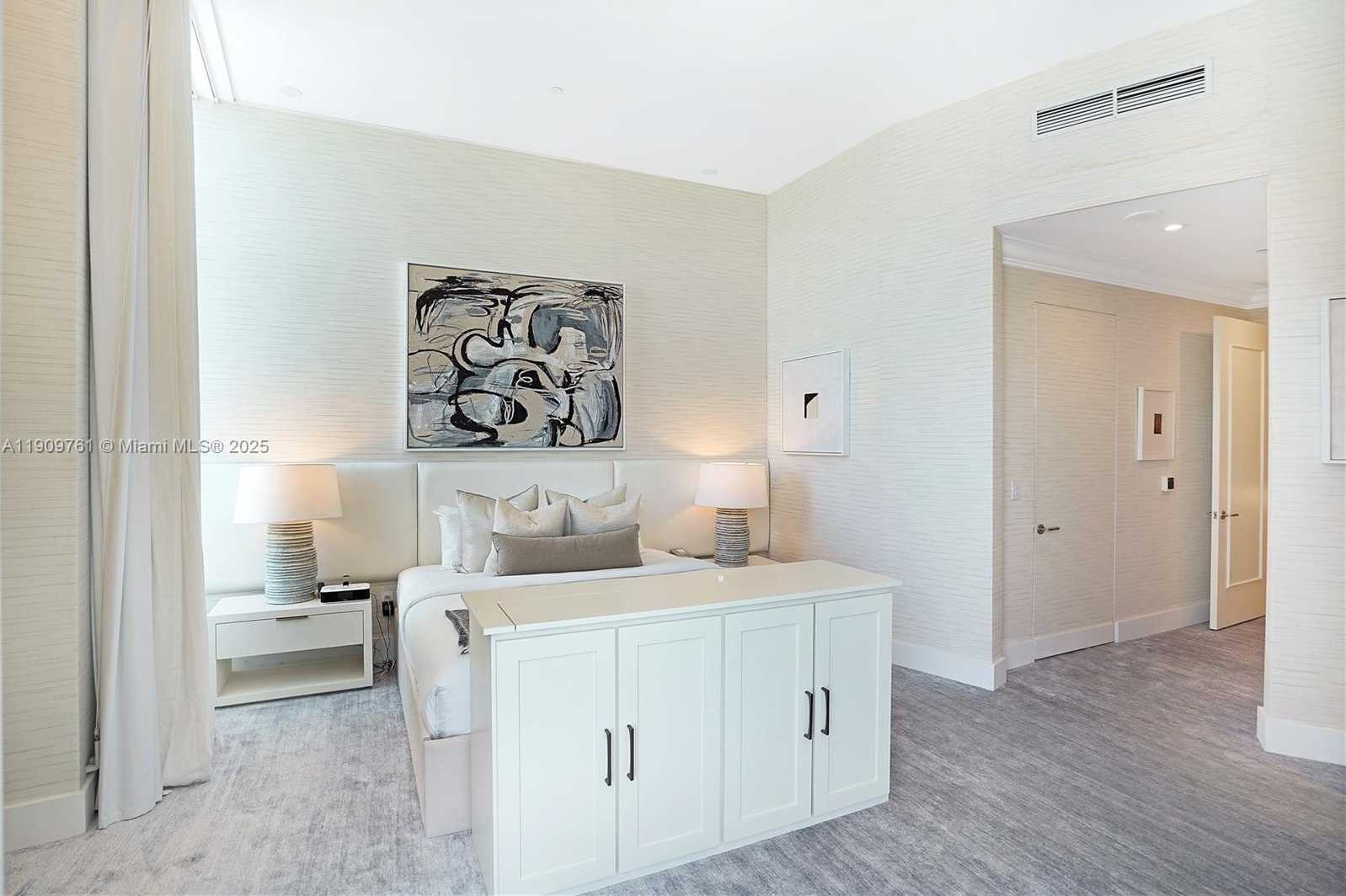Small Image of 4401 COLLINS AVE #PH South, Miami Beach Number 48