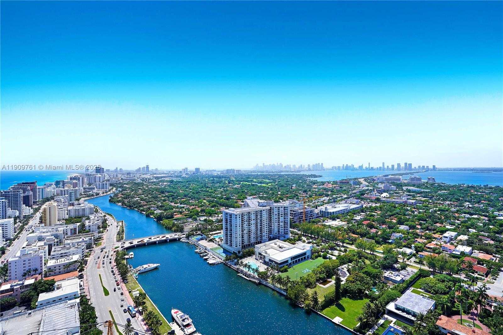 Small Image of 4401 COLLINS AVE #PH South, Miami Beach Number 5