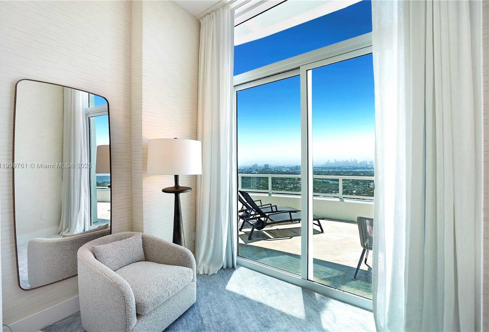 Small Image of 4401 COLLINS AVE #PH South, Miami Beach Number 50