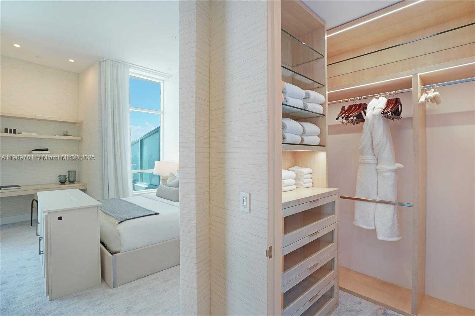 Small Image of 4401 COLLINS AVE #PH South, Miami Beach Number 52