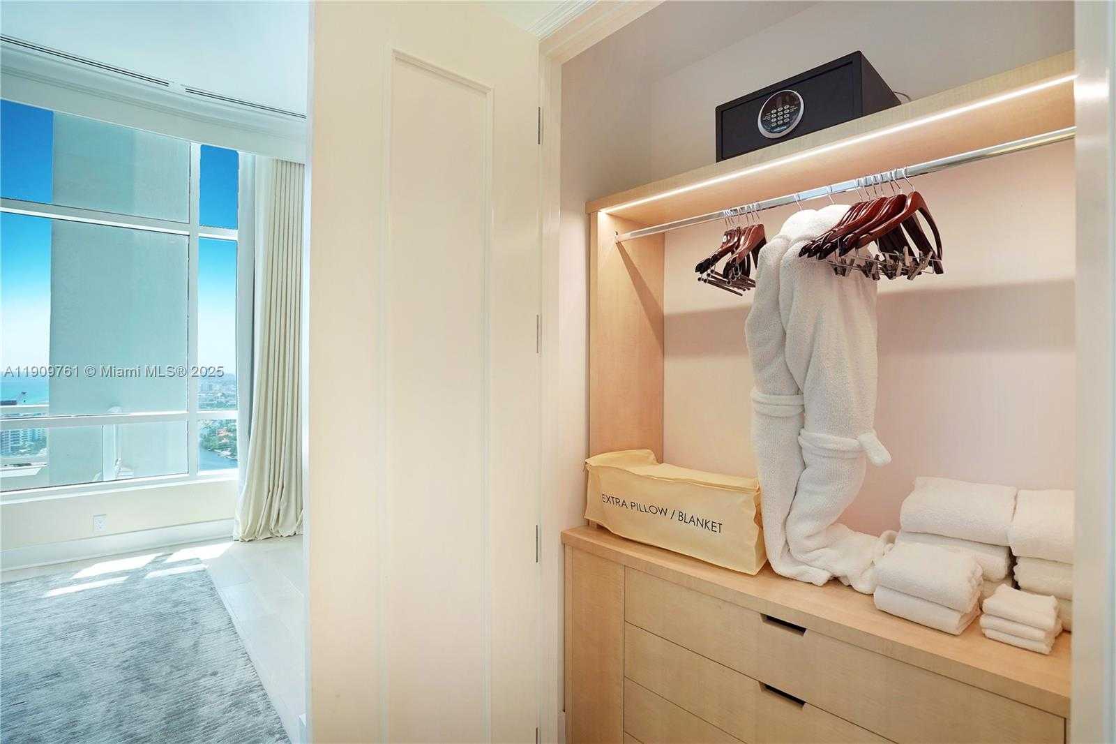 Small Image of 4401 COLLINS AVE #PH South, Miami Beach Number 53