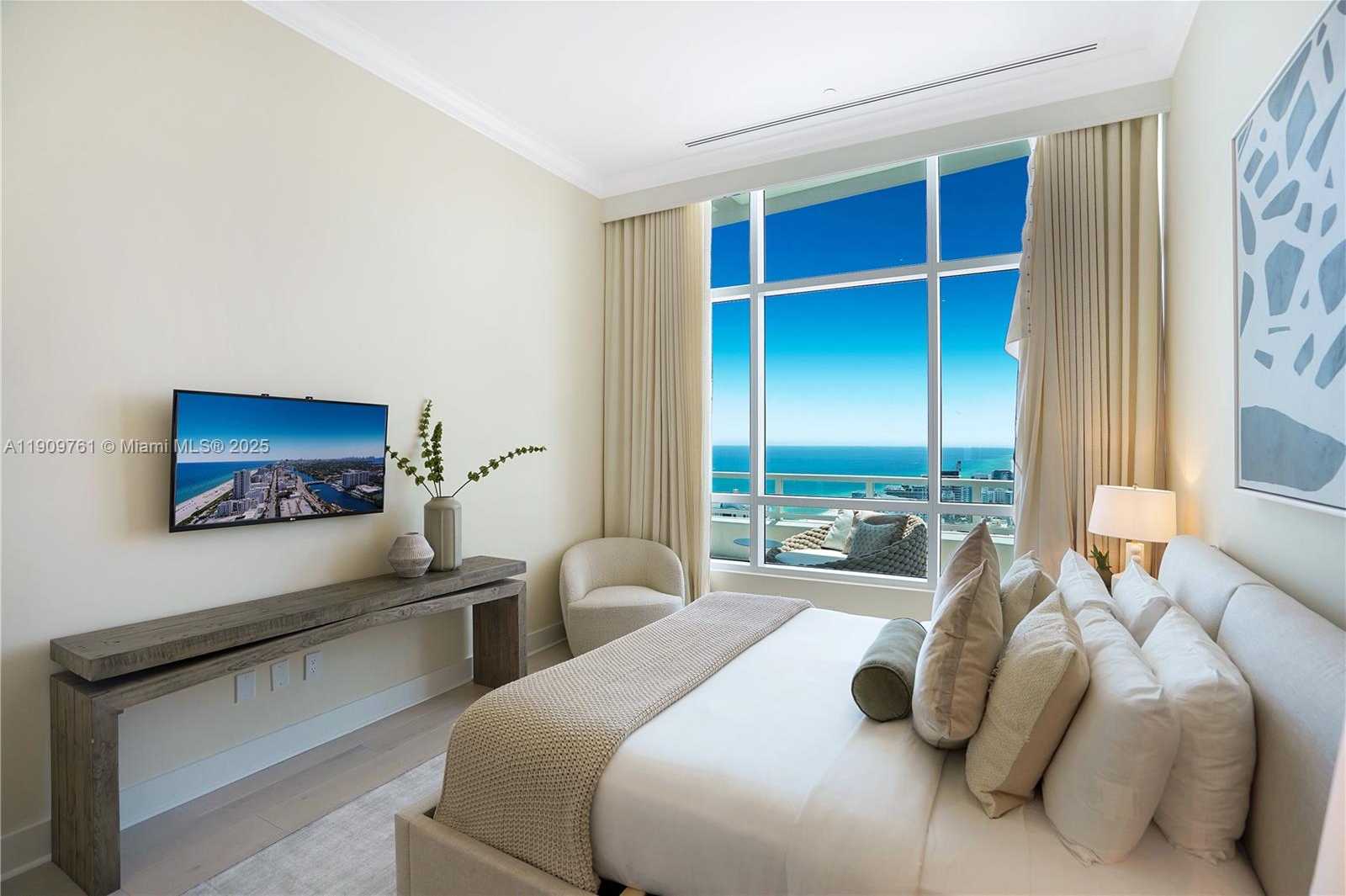 Small Image of 4401 COLLINS AVE #PH South, Miami Beach Number 58