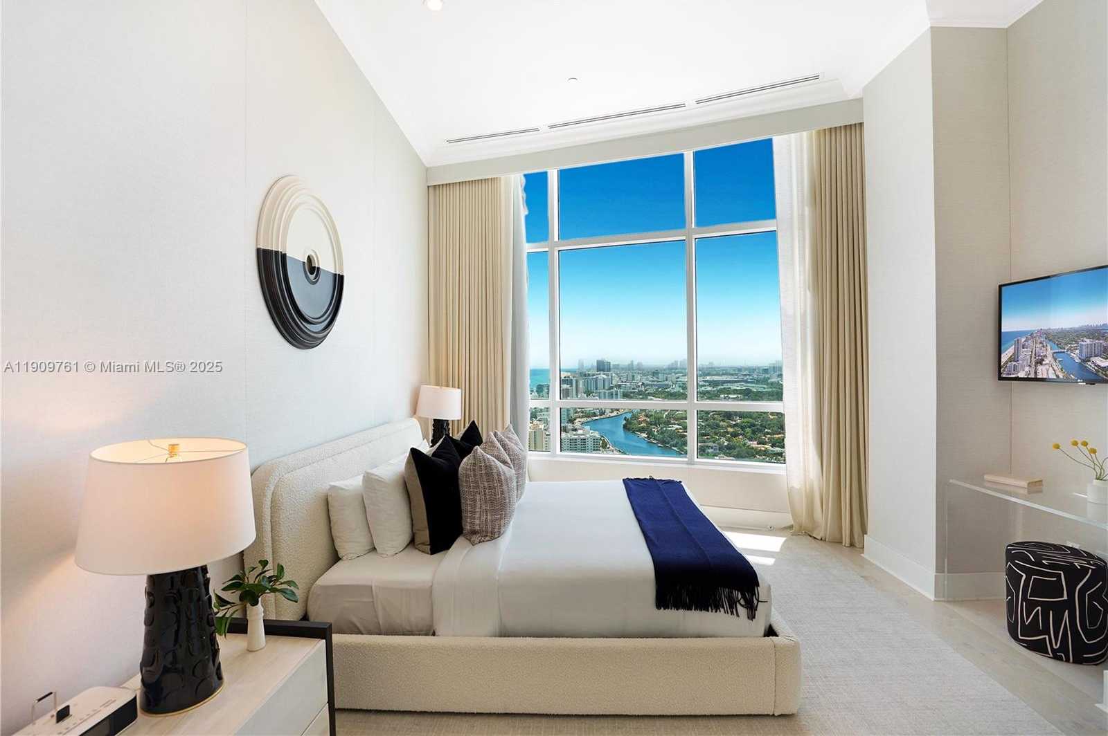 Small Image of 4401 COLLINS AVE #PH South, Miami Beach Number 62