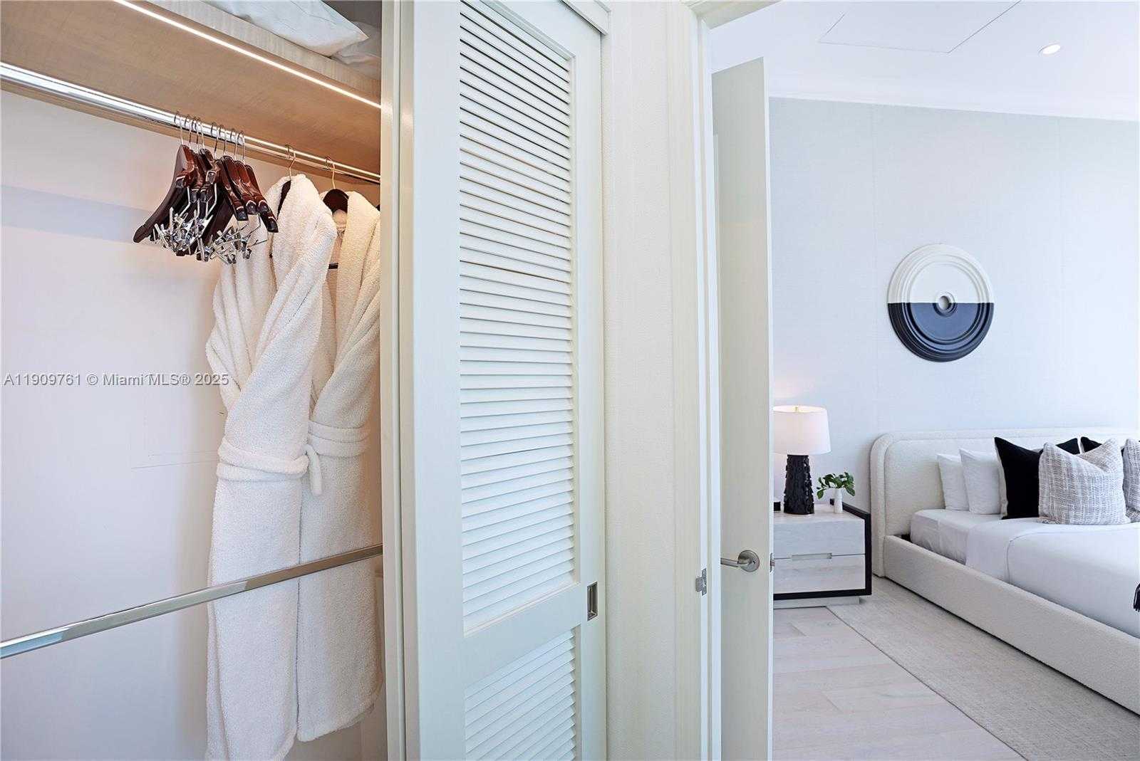 Small Image of 4401 COLLINS AVE #PH South, Miami Beach Number 66