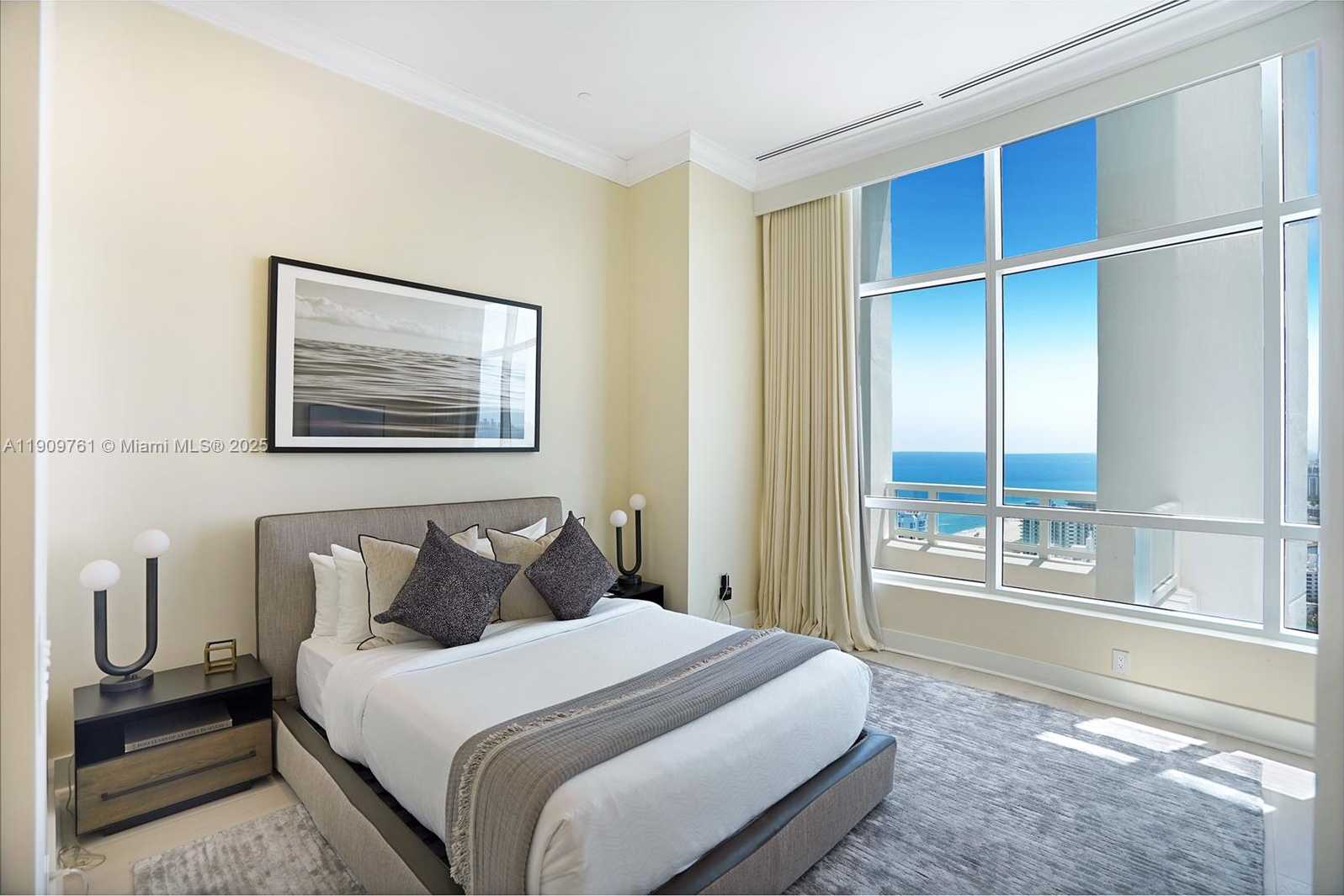 Small Image of 4401 COLLINS AVE #PH South, Miami Beach Number 71