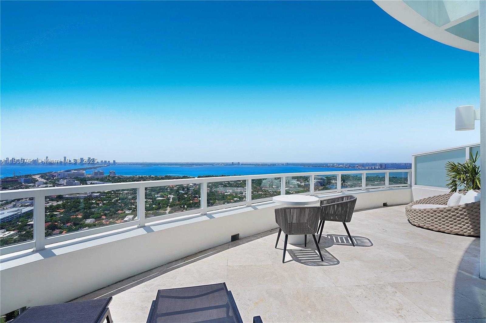 Small Image of 4401 COLLINS AVE #PH South, Miami Beach Number 9