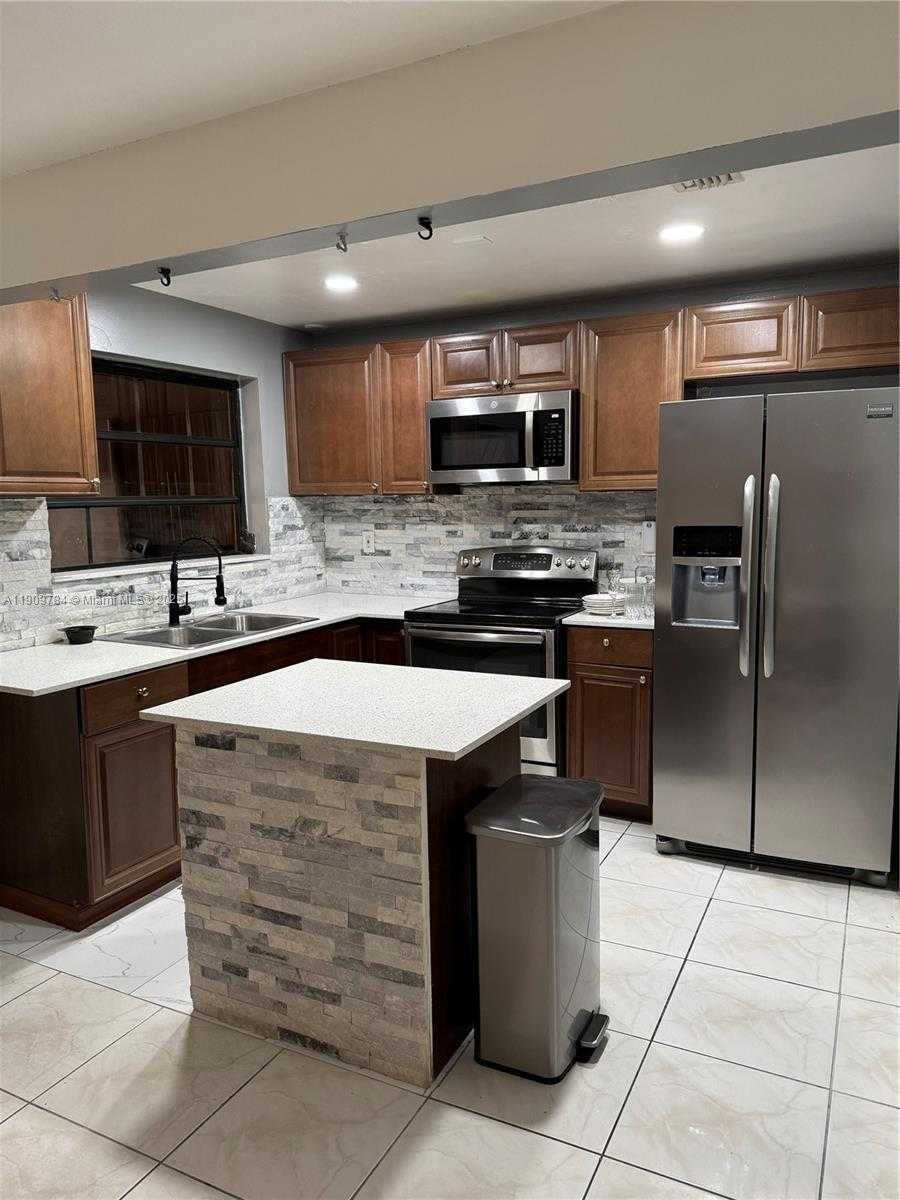 Small Image of 6025 SOUTH WEST 133RD CT, Miami Number 8