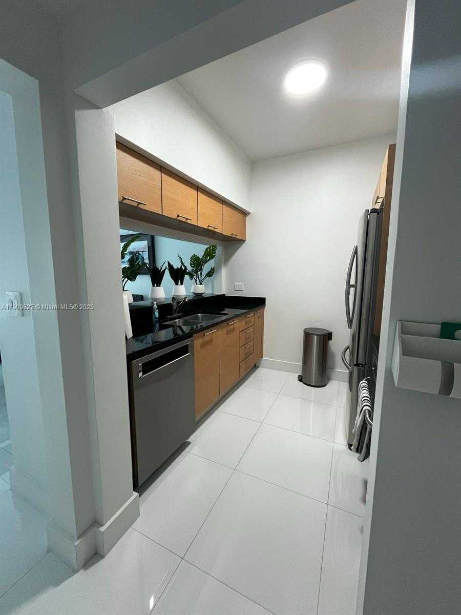 Small Image of 31 SOUTH EAST 5TH ST #1003, Miami Number 3