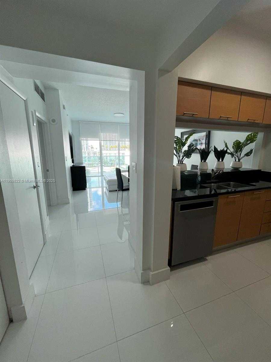 Small Image of 31 SOUTH EAST 5TH ST #1003, Miami Number 7