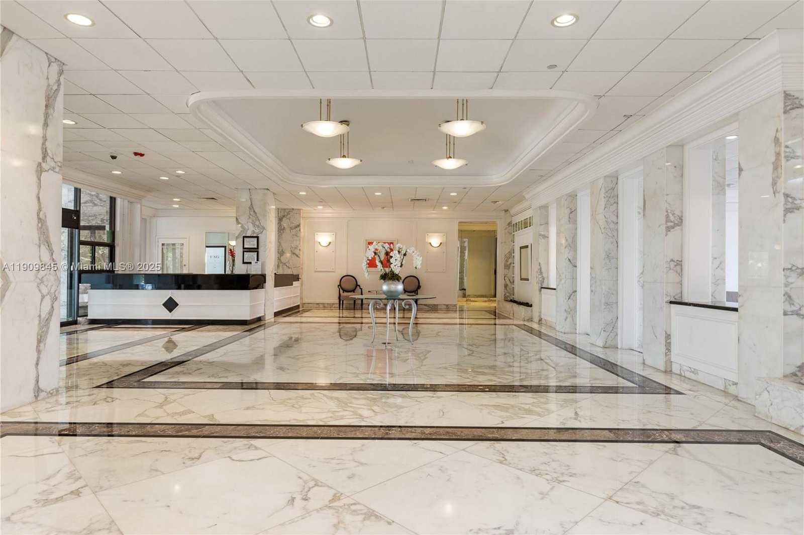 Small Image of 5700 COLLINS AVE #10D, Miami Beach Number 35