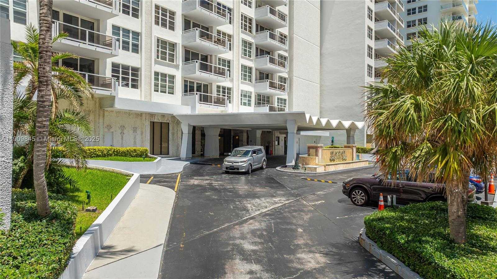 Small Image of 5700 COLLINS AVE #10D, Miami Beach Number 42