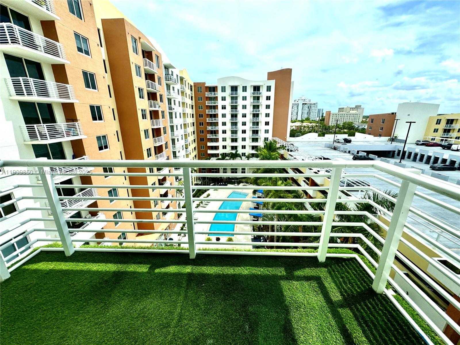 Small Image of 18800 NORTH EAST 29TH AVE #829, Aventura Number 1