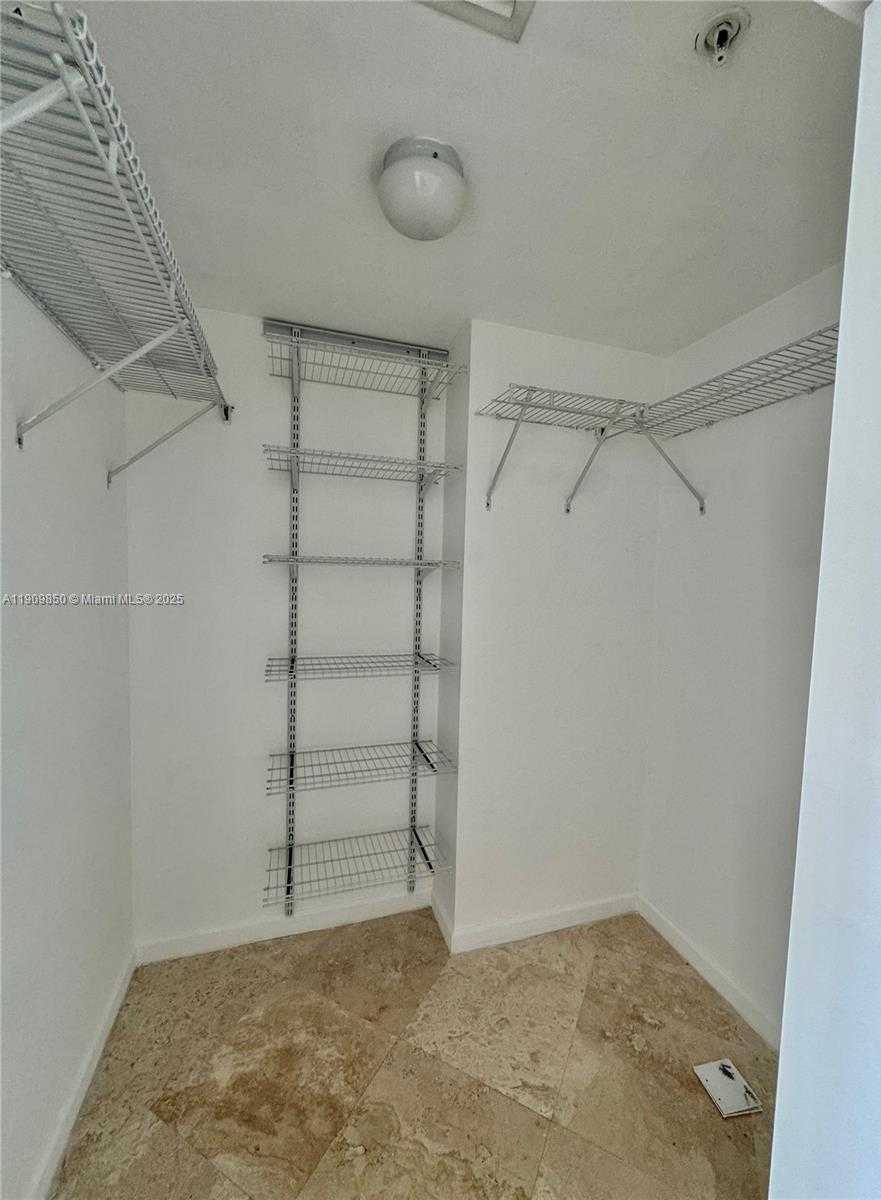 Small Image of 18800 NORTH EAST 29TH AVE #829, Aventura Number 12