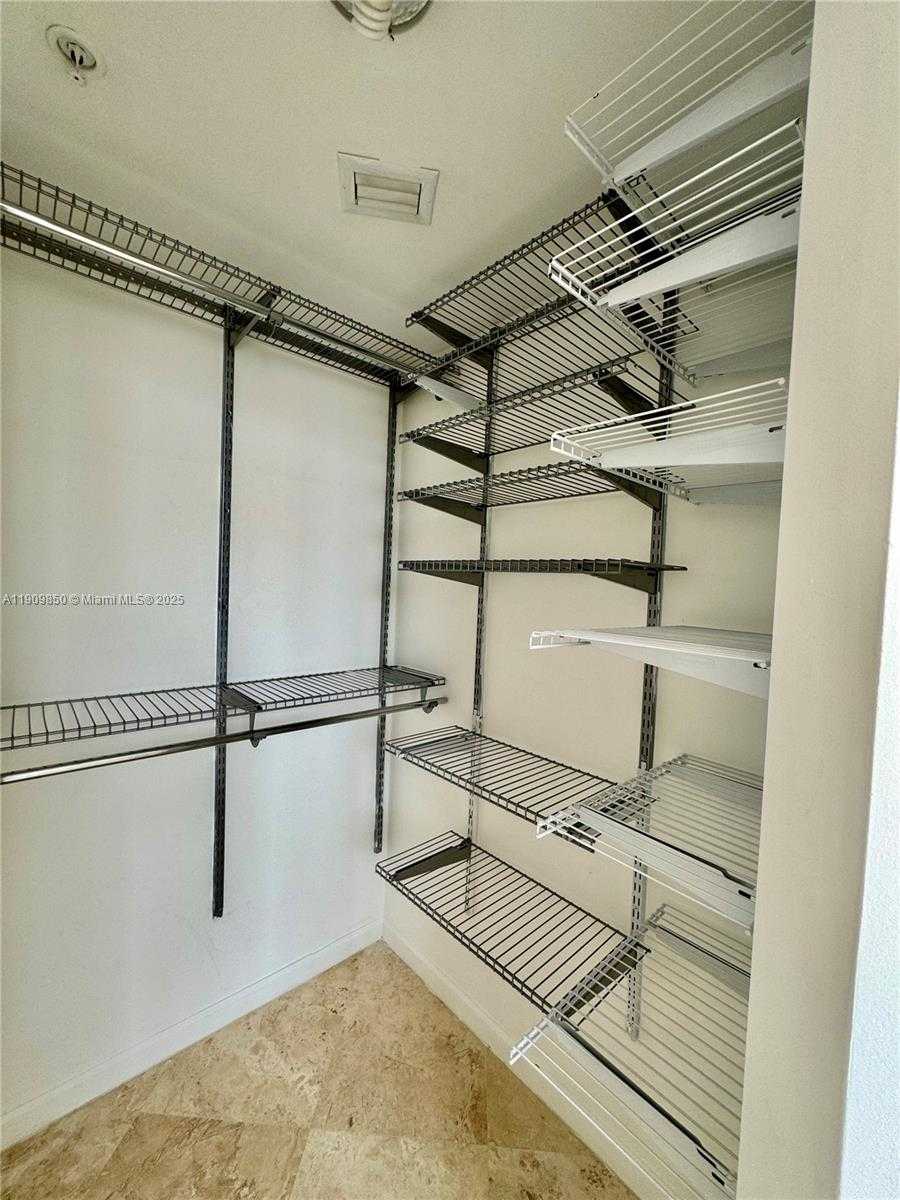 Small Image of 18800 NORTH EAST 29TH AVE #829, Aventura Number 7