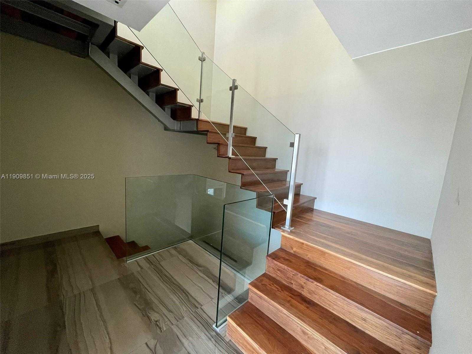 Small Image of 92 SOUTH WEST 3RD ST #PH5213, Miami Number 12