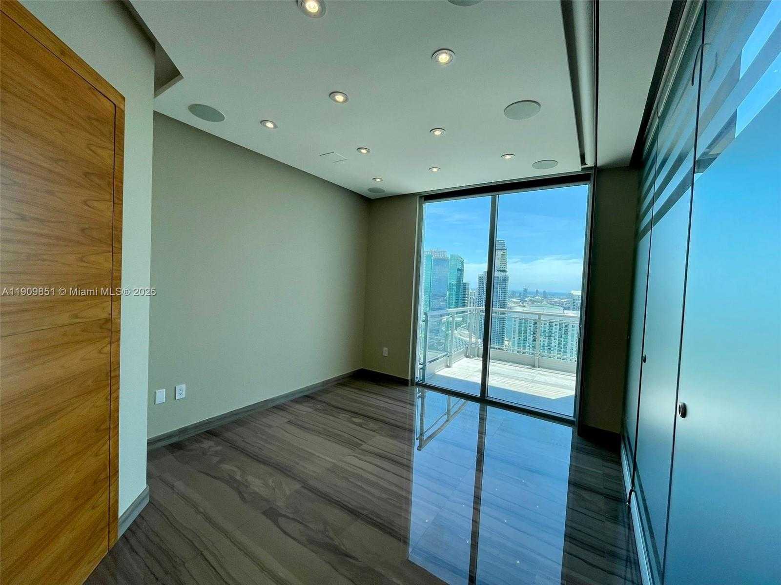 Small Image of 92 SOUTH WEST 3RD ST #PH5213, Miami Number 13