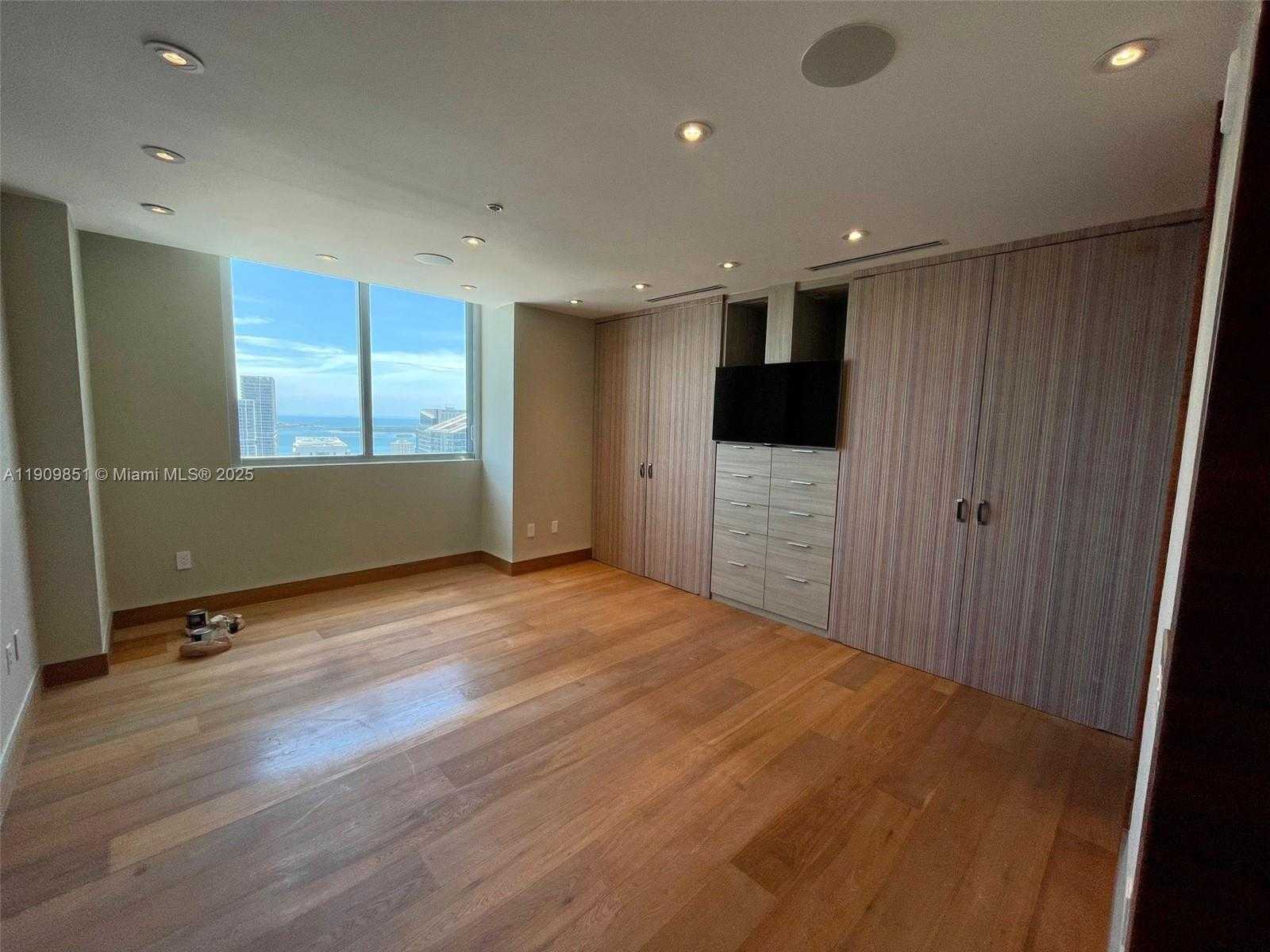 Small Image of 92 SOUTH WEST 3RD ST #PH5213, Miami Number 16