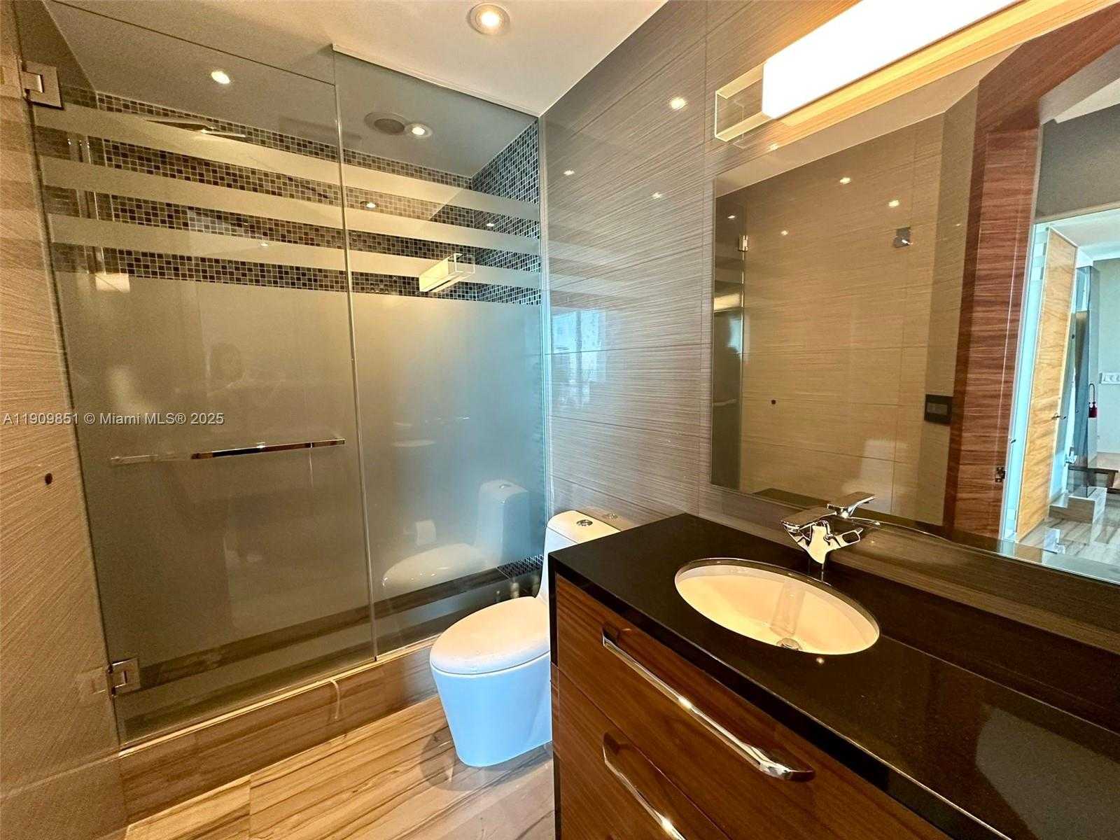 Small Image of 92 SOUTH WEST 3RD ST #PH5213, Miami Number 19