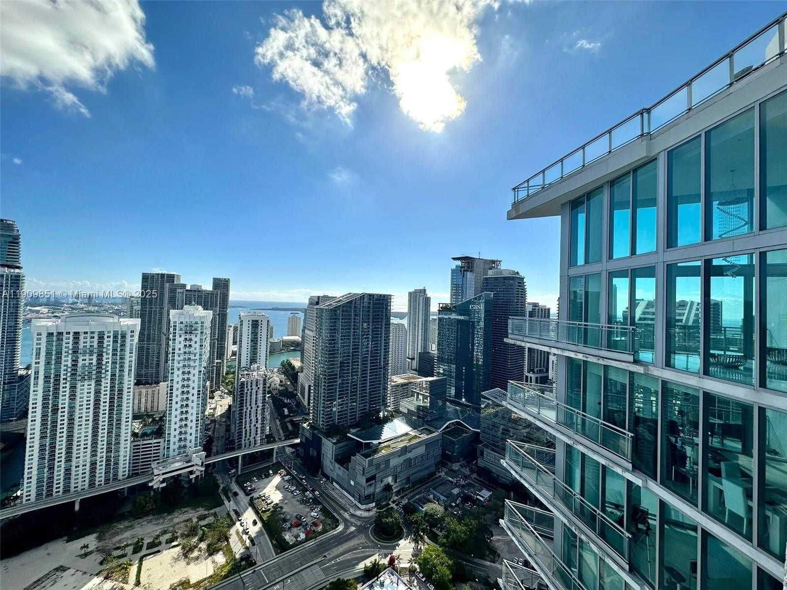 Small Image of 92 SOUTH WEST 3RD ST #PH5213, Miami Number 4