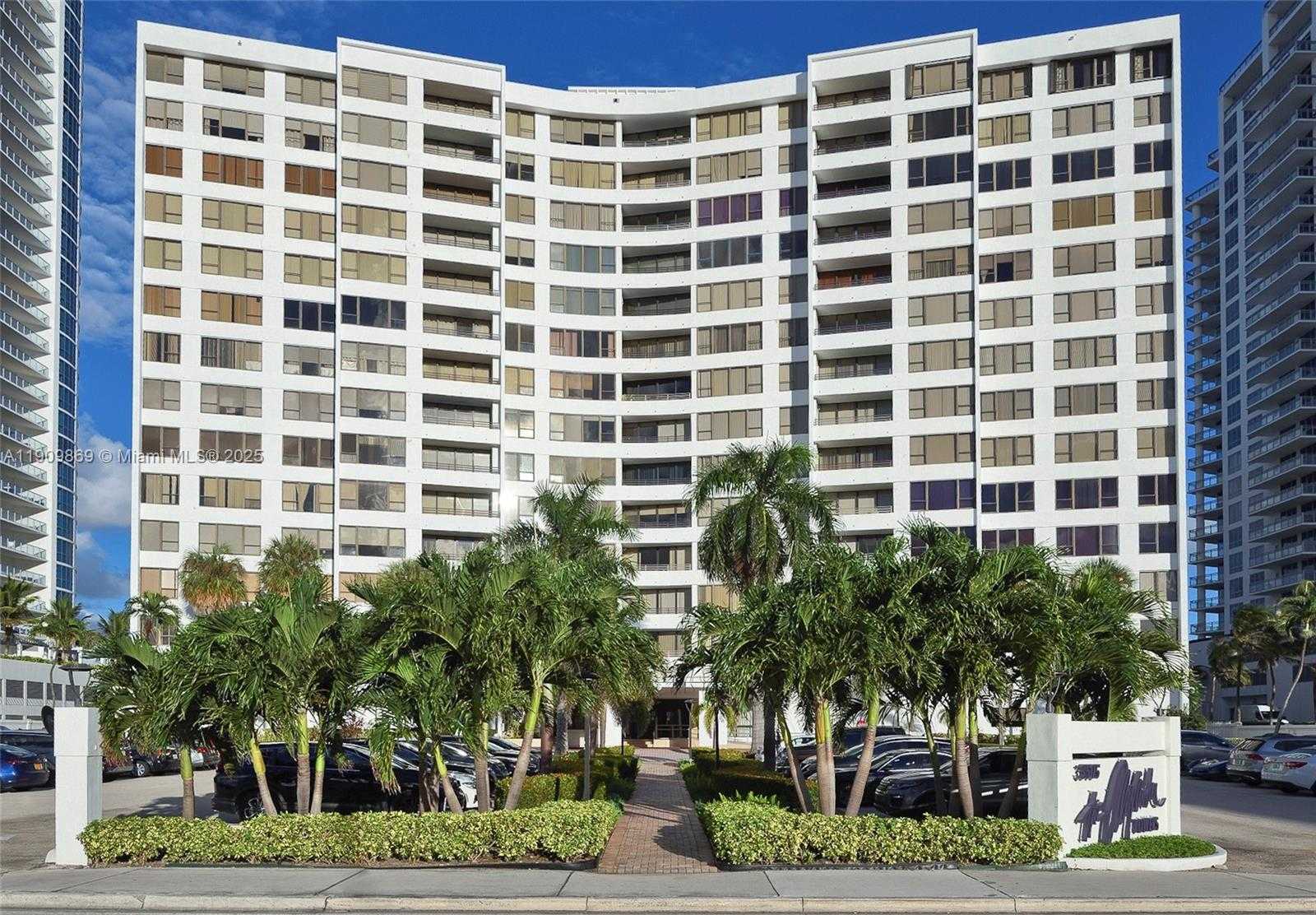 Small Image of 3505 SOUTH OCEAN DR #811, Hollywood Number 1