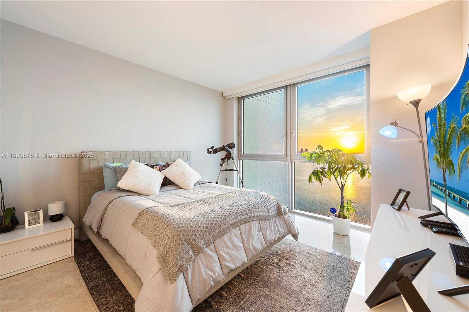 Small Image of 1331 BRICKELL BAY DR #2203, Miami Number 19