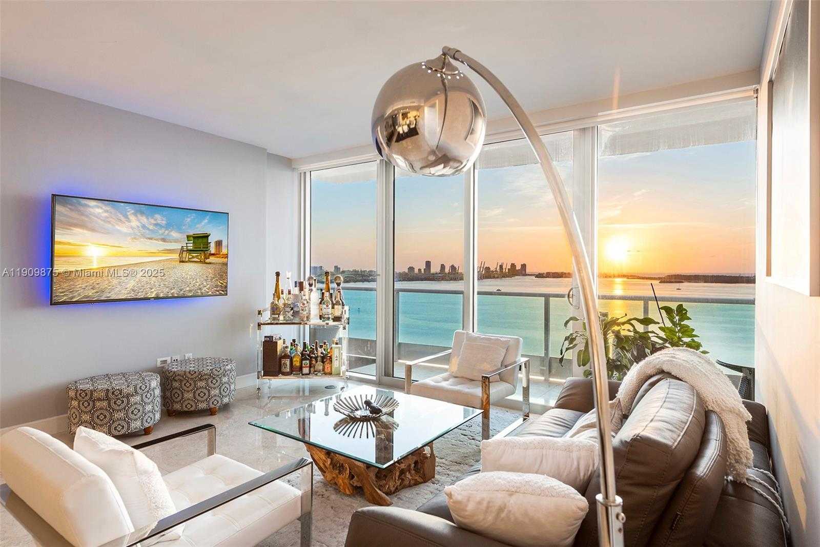 Small Image of 1331 BRICKELL BAY DR #2203, Miami Number 4