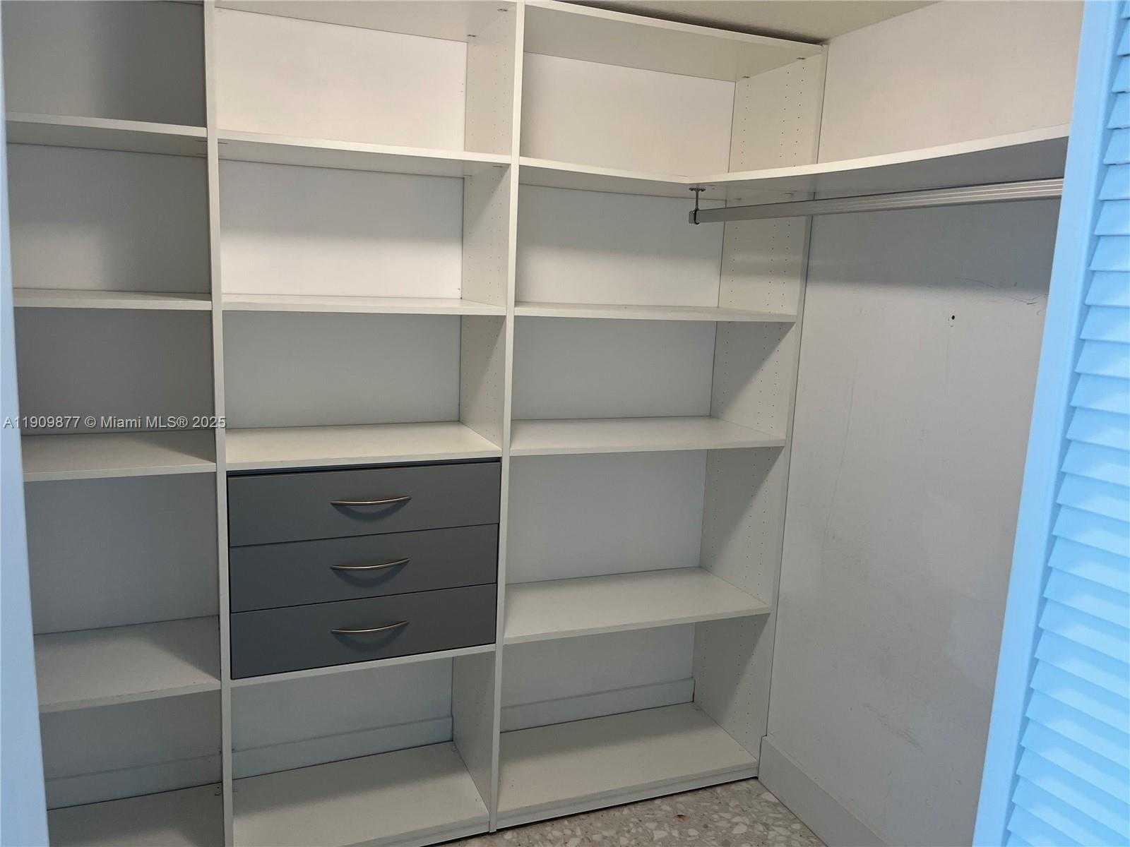 Small Image of 1800 NORTH BAYSHORE DR #2607, Miami Number 12