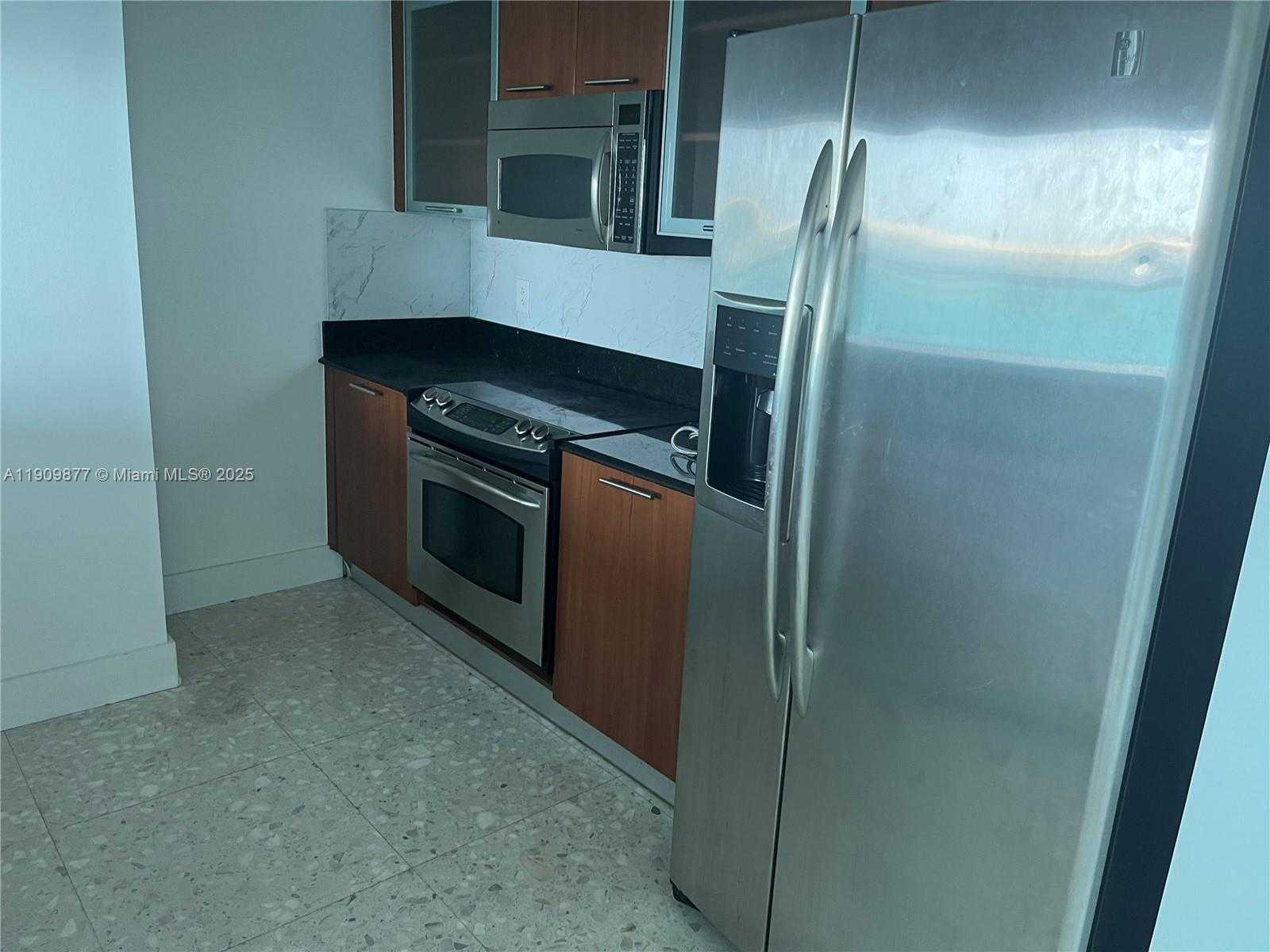 Small Image of 1800 NORTH BAYSHORE DR #2607, Miami Number 7
