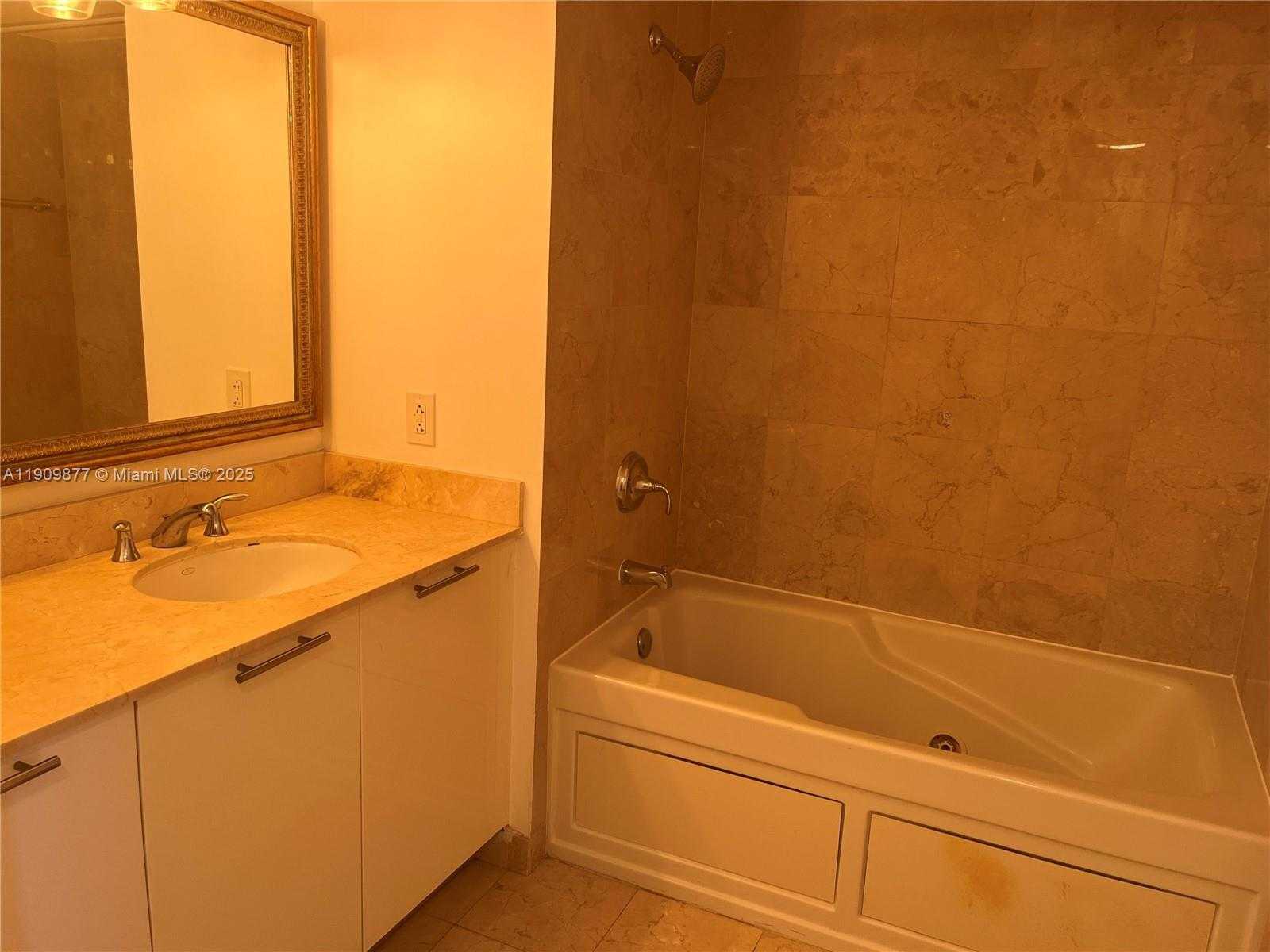 Small Image of 1800 NORTH BAYSHORE DR #2607, Miami Number 9