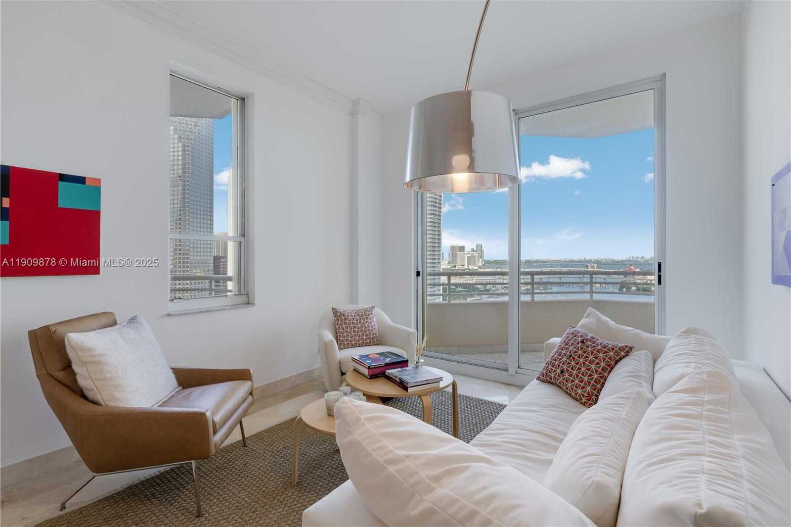 Small Image of 888 BRICKELL KEY DR #2610, Miami Number 4